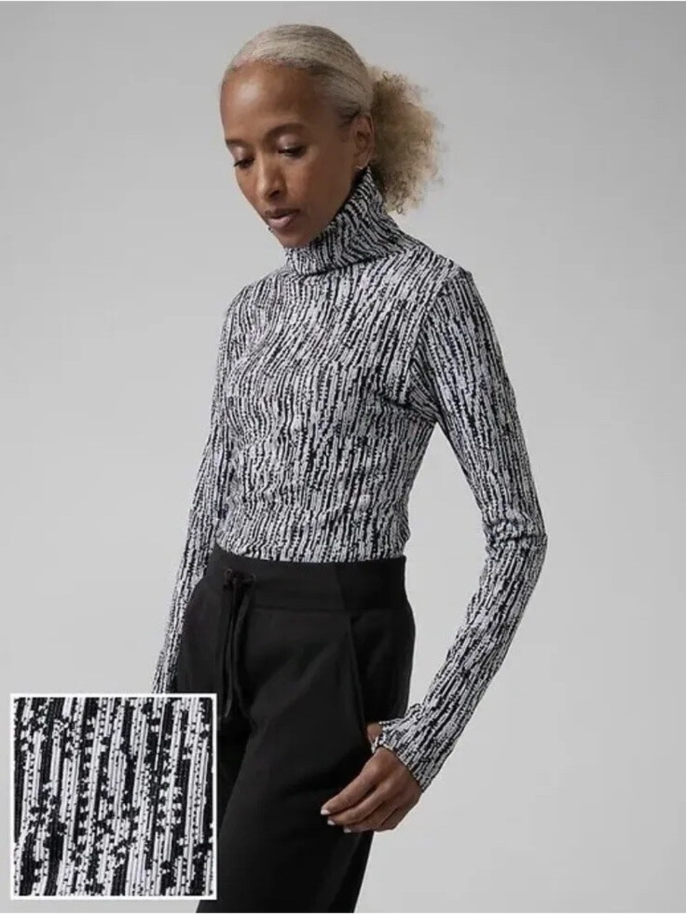 Athleta Flurry Elemental Rib Turtleneck Top Thumbholes Black White Medium
